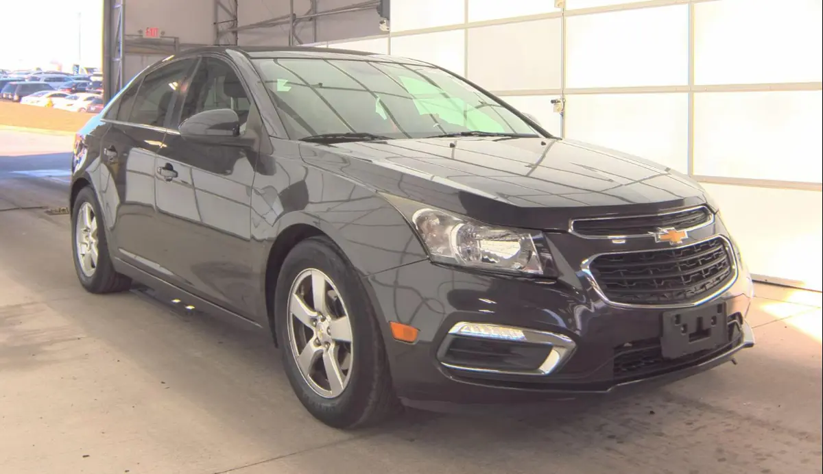 2015 CHEVROLET Cruze available for long-term rental