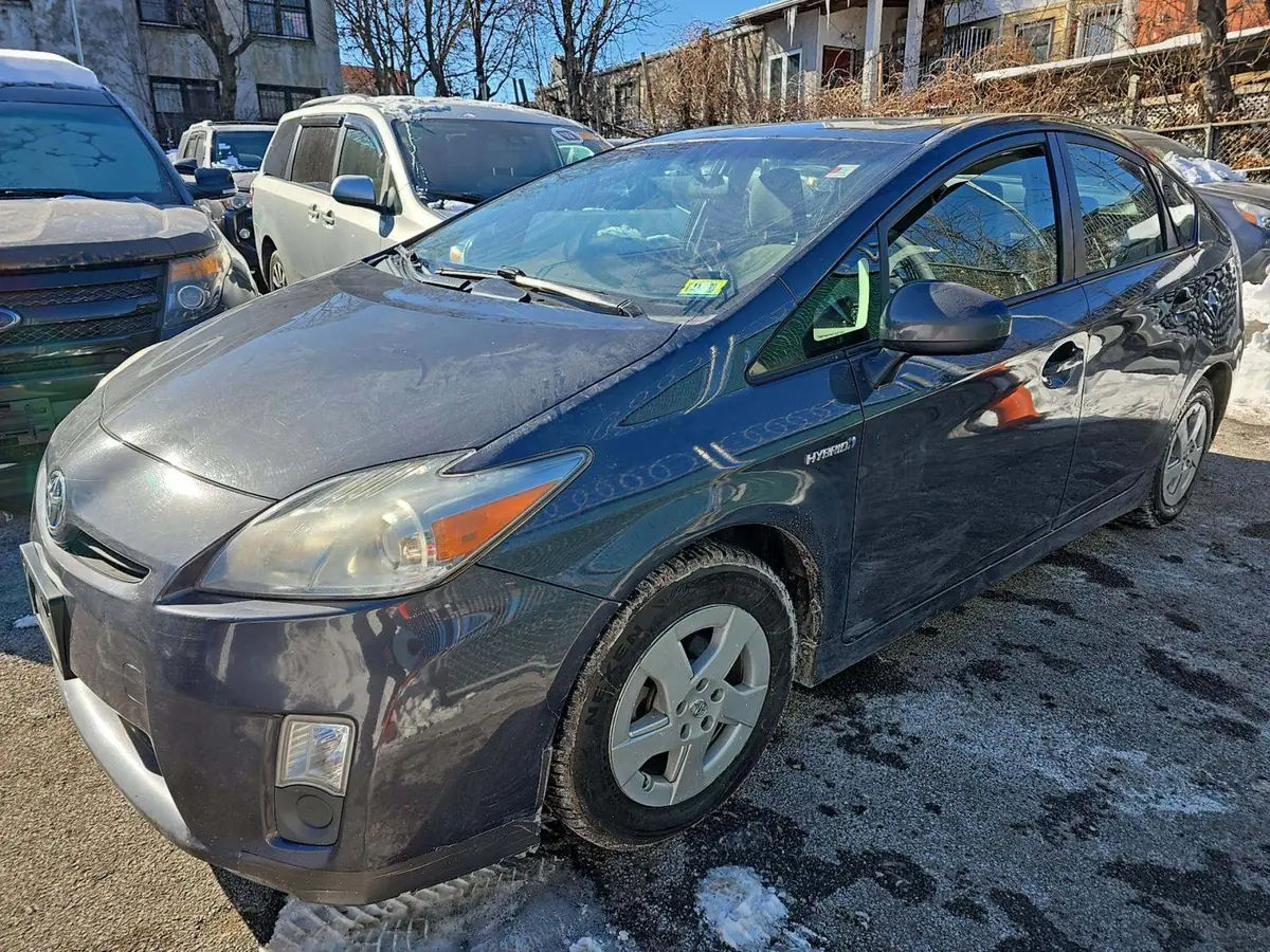 2011 TOYOTA Prius available for long-term rental